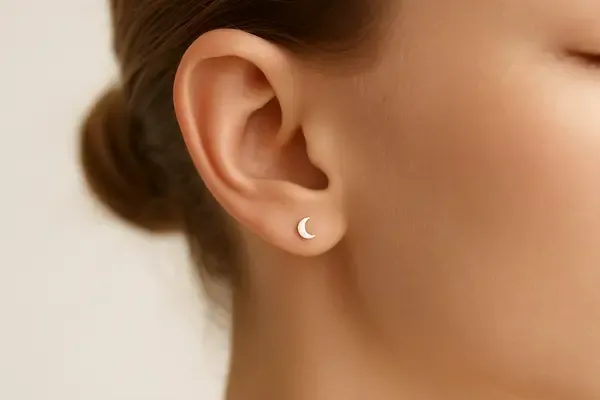 Inspirações com brincos lua prata 925 minimalistas no segundo furo